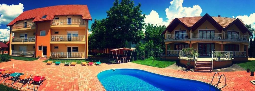 Andrea Pansio Bed & Breakfast Balatonfured Bagian luar foto